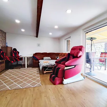 Cozy Corner With Kitchen& Private Bath Guest house