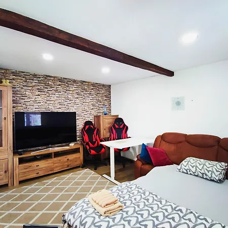 Cozy Corner With Kitchen& Private Bath Hiša za goste *